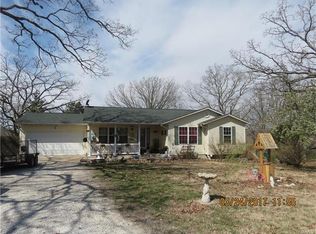 1317 Highacres Dr, Saint Clair, MO 63077