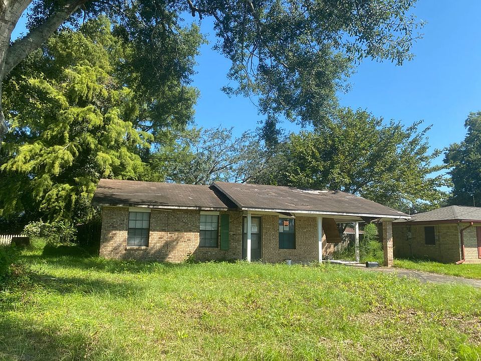 1st image of 224 Bradford Dr