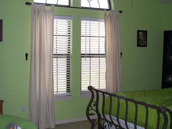 5th image of 4109 Whispering Oak Dr