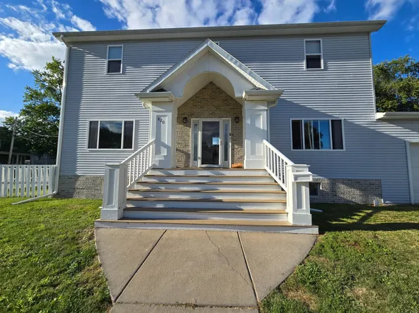 820 W Boston Ave, Monmouth, IL 61462