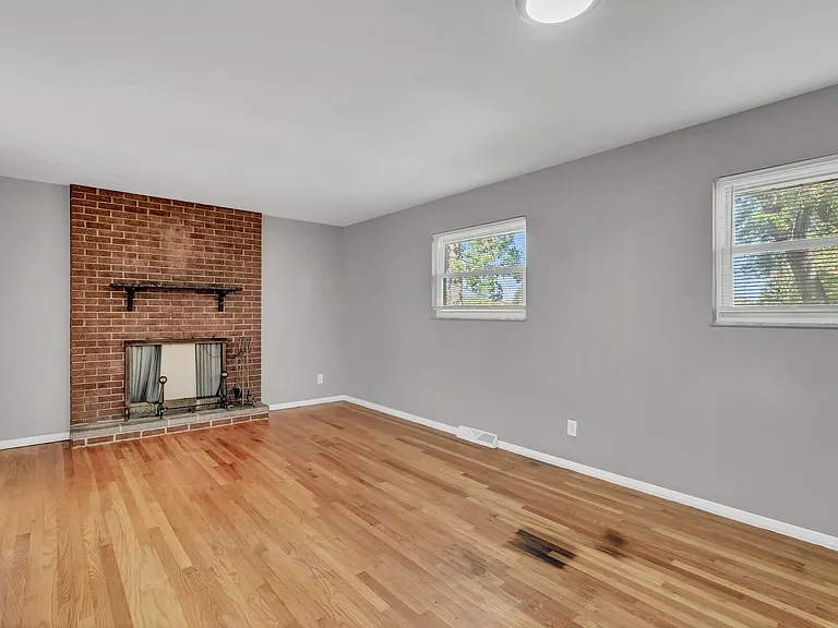 1505 Miller Dr — Photo 12