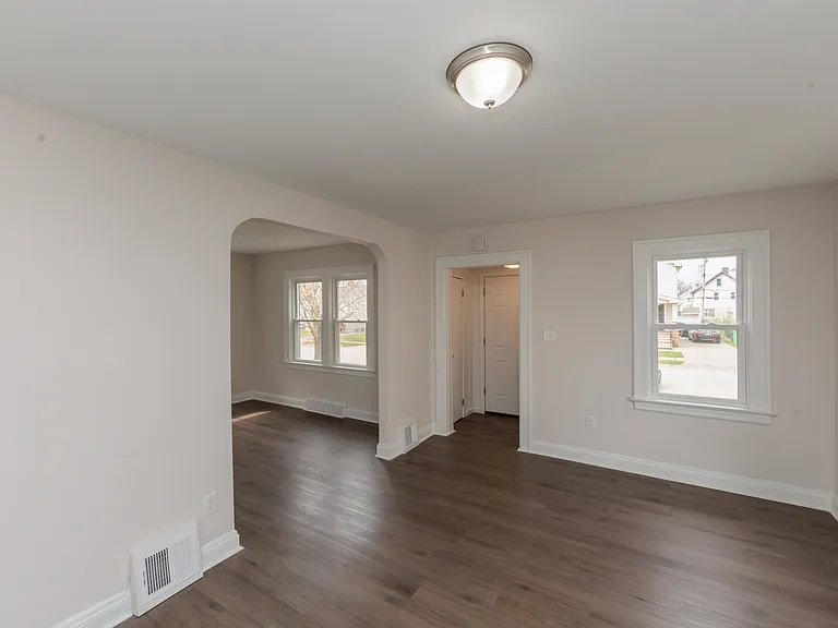 21870 Ball Ave — Photo 5