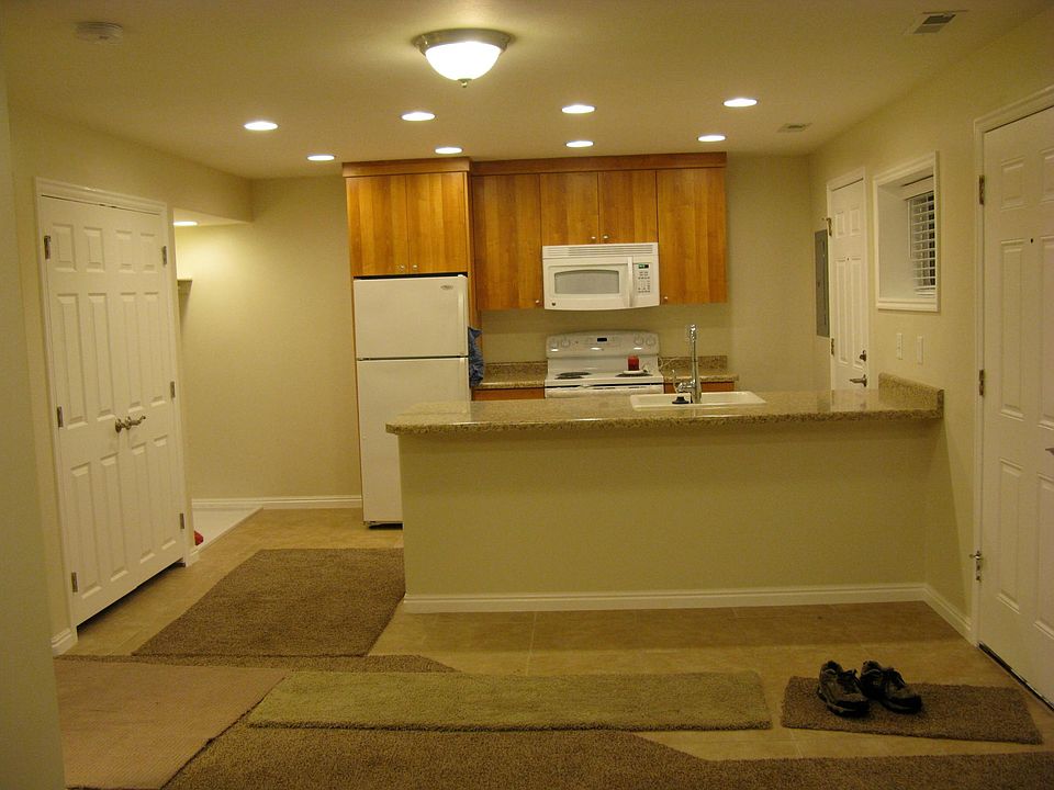 1st image of 2200 E Hugo Ave