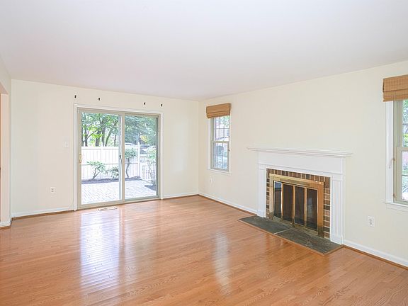 4th image of 11310 Empire Ln