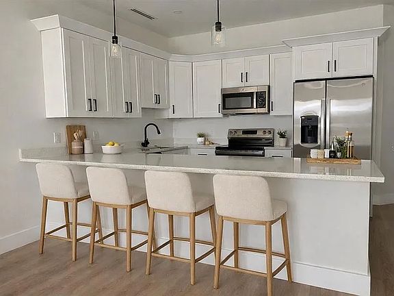 3rd image of 1041-1043 Albany Ave #1