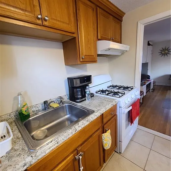 23 Coolidge Ave — Photo 6