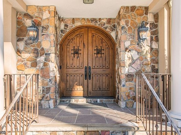 2nd image of 36 Sandy Hill Rd