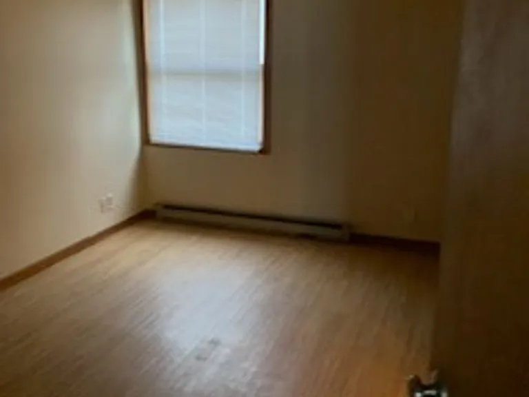 114 W Washington St — Photo 5