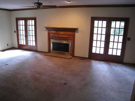 2nd image of 405 Moss Creek Dr