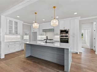 1301 Greyback Ln, Centerton, AR 72719