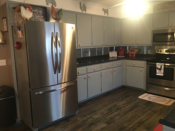 3rd image of 202 Oakwood Dr