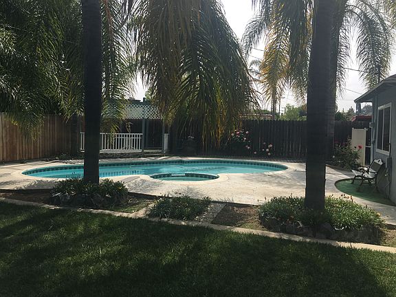 3rd image of 1573 Lark Ln