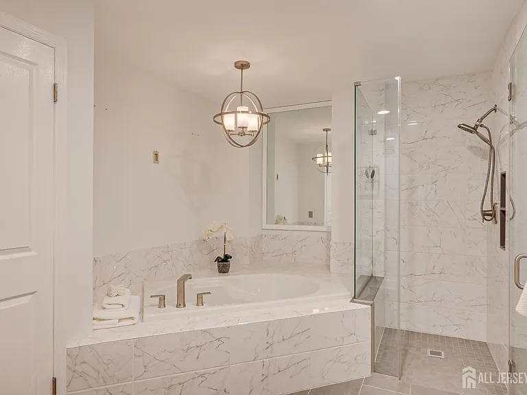 527 Brickhouse Rd — Photo 13