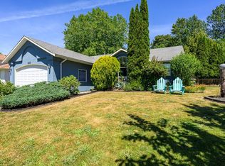 2115 Drake Pl, Courtenay, BC V9N 8Y8