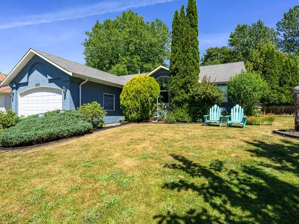 2115 Drake Pl, Courtenay, BC V9N 8Y8