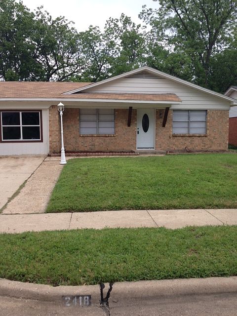 1st image of 2418 Nottingham Dr