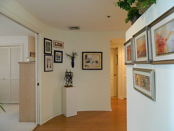 2nd image of 1150 SW Chapman Way APT 306