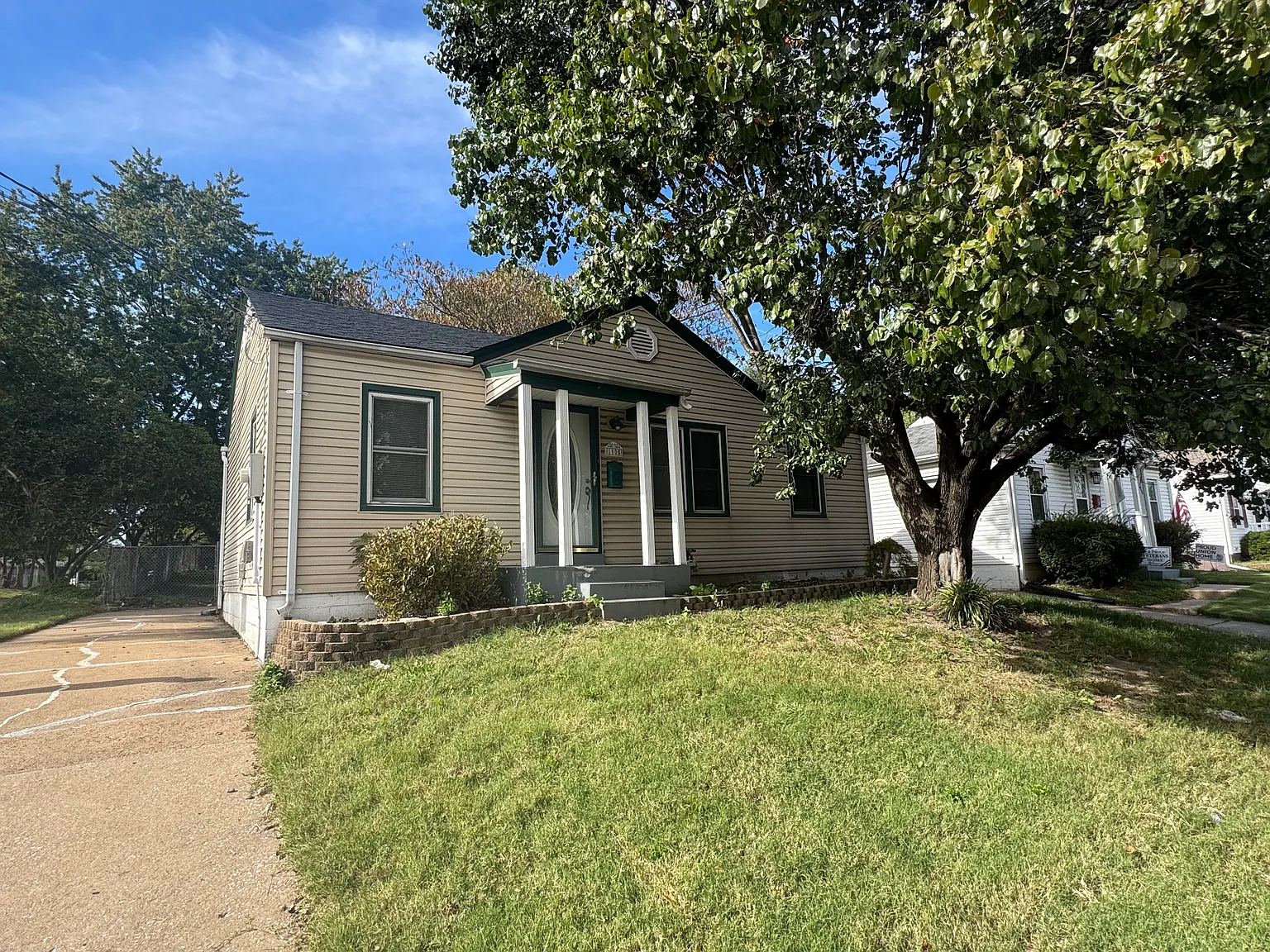 2 bed, 792 sqft, $1,250 — Photo 1
