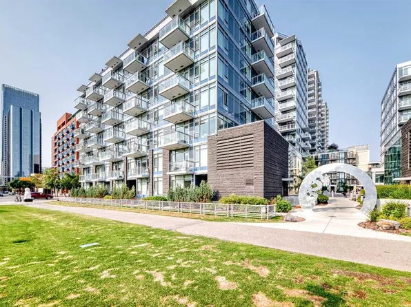 118 W Waterfront Ct SW #803, Calgary, AB T2P 1K8