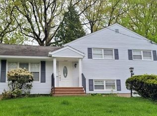 76 Pine Dr, Cedar Grove, NJ 07009