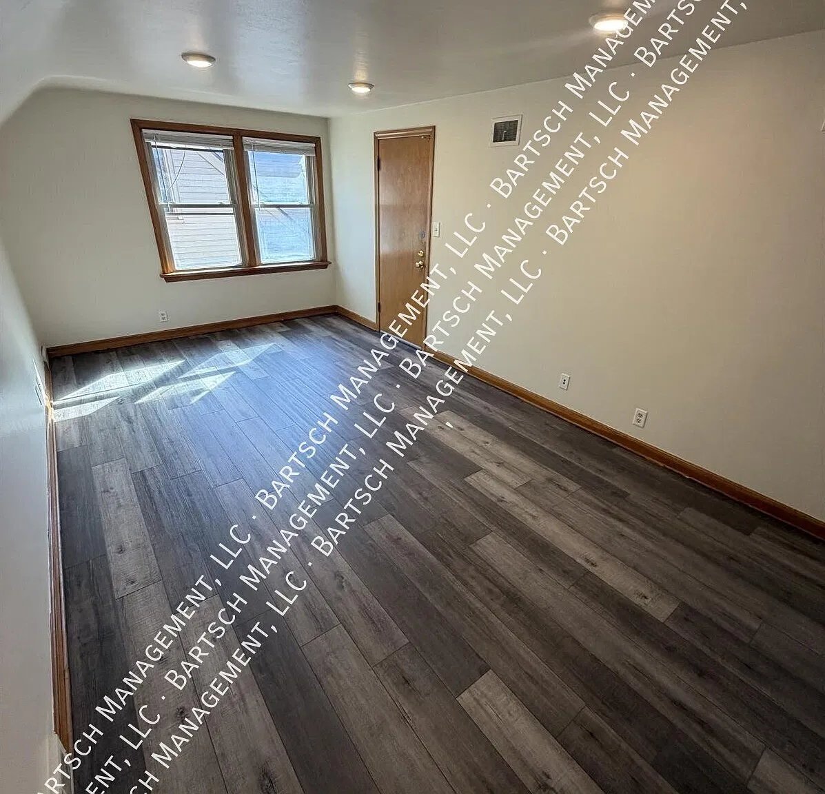 2 bed, $1,350 — Photo 2