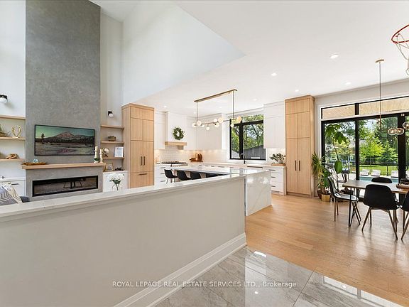 5th image of 251 Aldercrest Ave