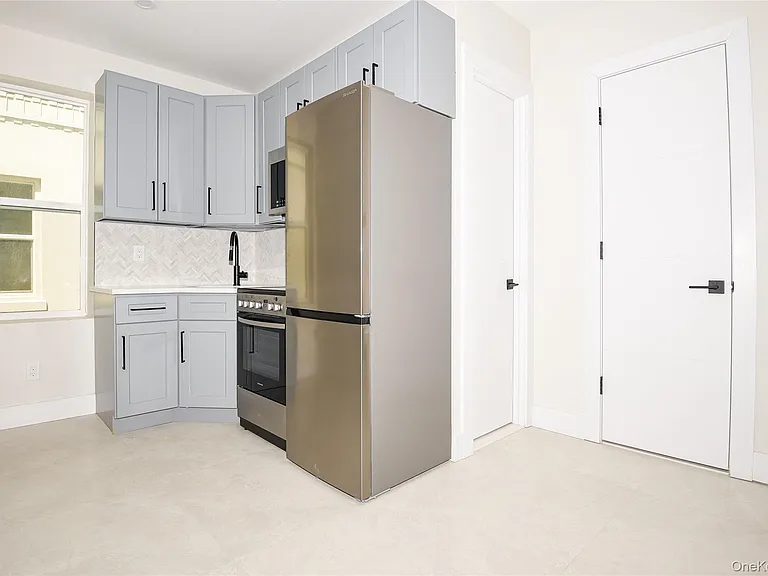 315-1M W Broadway W #2A — Photo 11