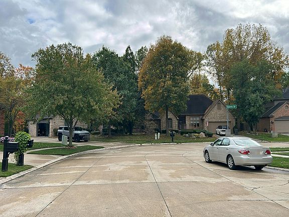 4th image of 43570 Naves Ct