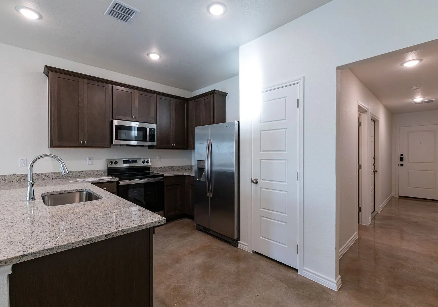 1149 Lindsey Drive (A/B) — Photo 3