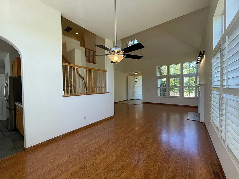 4719 Prospect Ave — Photo 8