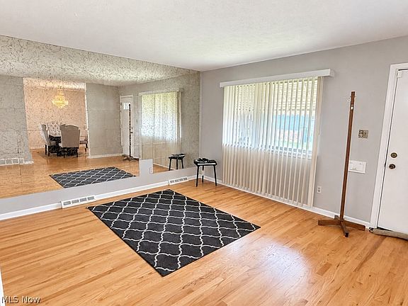 2nd image of 16710 Dynes Ave