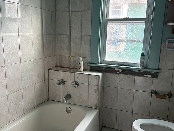 3rd image of 166 Burgard Pl