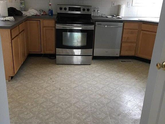 5th image of 7106 Orchard Lake Blvd