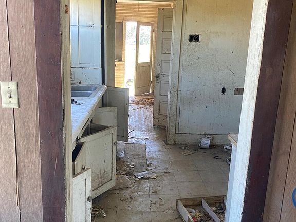 5th image of 2339 E Stanford Avenue