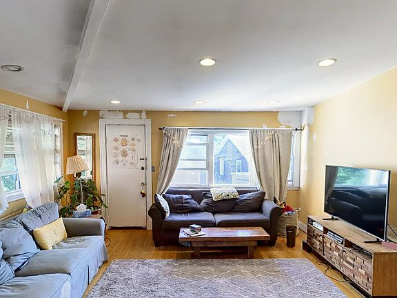 5th image of 2570 Massachusetts Ave #2