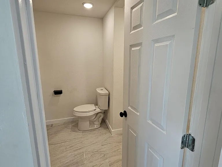 814 S Lyon St — Photo 18