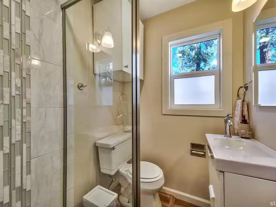 2nd image of 4085 Manzanita Ave #14