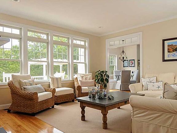 4th image of 19 Blacksburt Ct