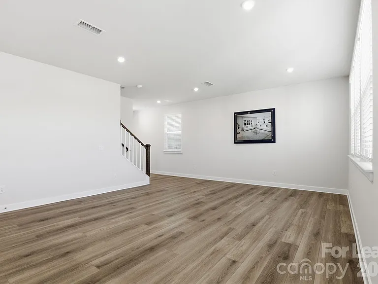862 Heathway Dr — Photo 10