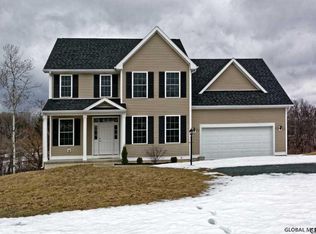 5 Hidden Pond Dr, Schodack Landing, NY 12156