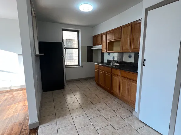 354 Bergen Avenue image 1 of 15