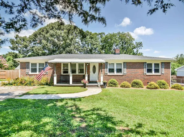 107 Drury Ln, Mauldin, SC 29662