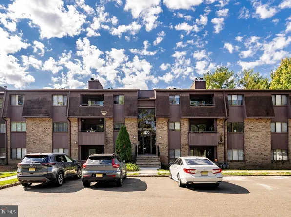 832 Woodmill Dr, Cranbury, NJ 08512