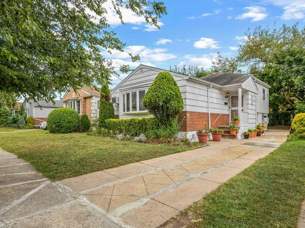 1320 East 101st Street image 1 of 16