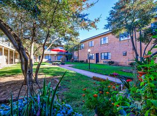 The Crestmont Apartments, Norman, OK 73069