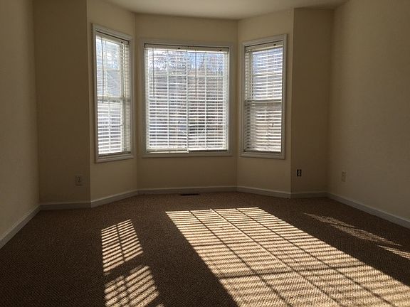 5th image of 7840 Cambridge Dr