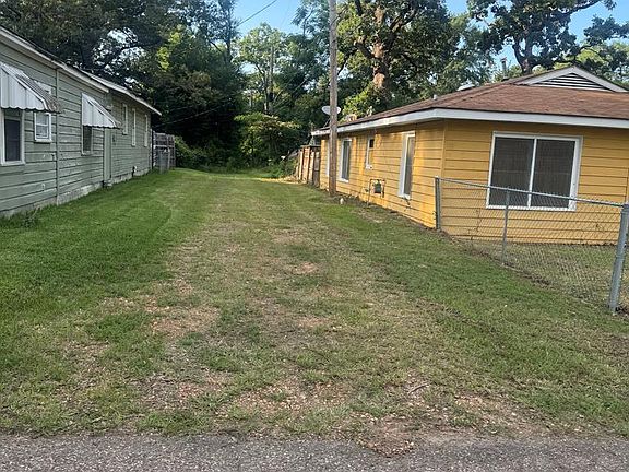 3rd image of 1007 E Short St #21