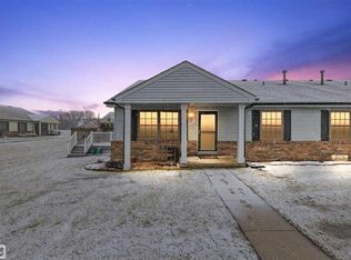 24572 Greenhill Rd, Warren, MI 48091