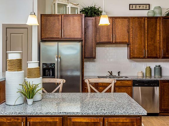 Upgraded Kitchen Finishes 