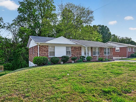 3rd image of 144 Fairlawn Dr